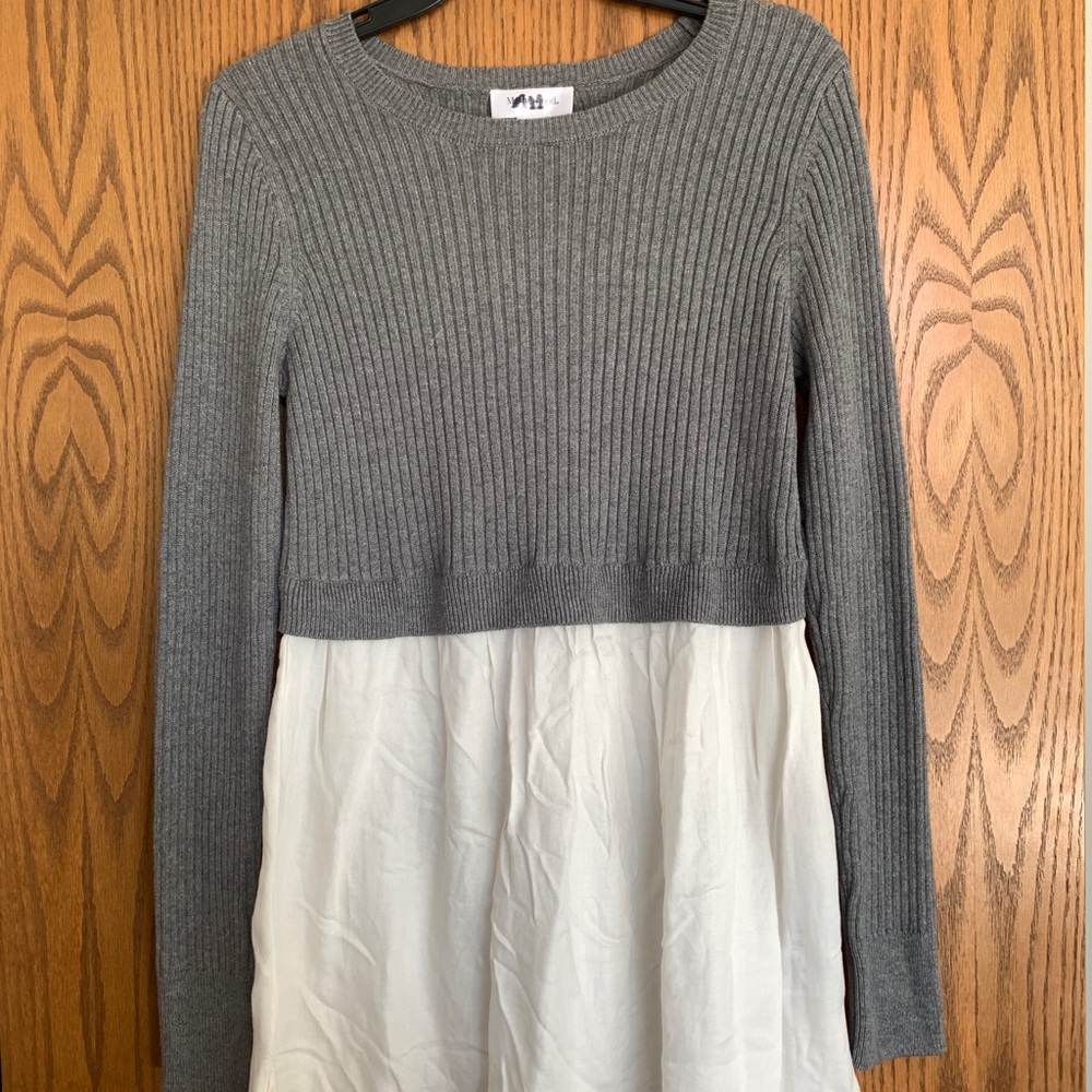 Maternity shirt. Motherhood Maternity M.
